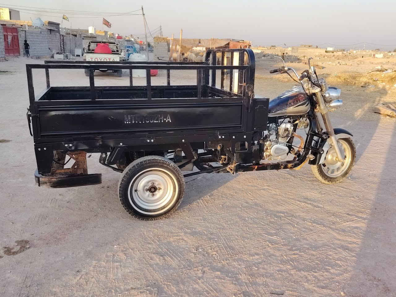 سلام عليكم ستوته للبيع موديل 22وراق سكنر مكفول كفاله عامه محرك 26تايرات كرهبايات كلها شغاله باتري جديد سعر 1400وبيها مجال لاتصال ***********
