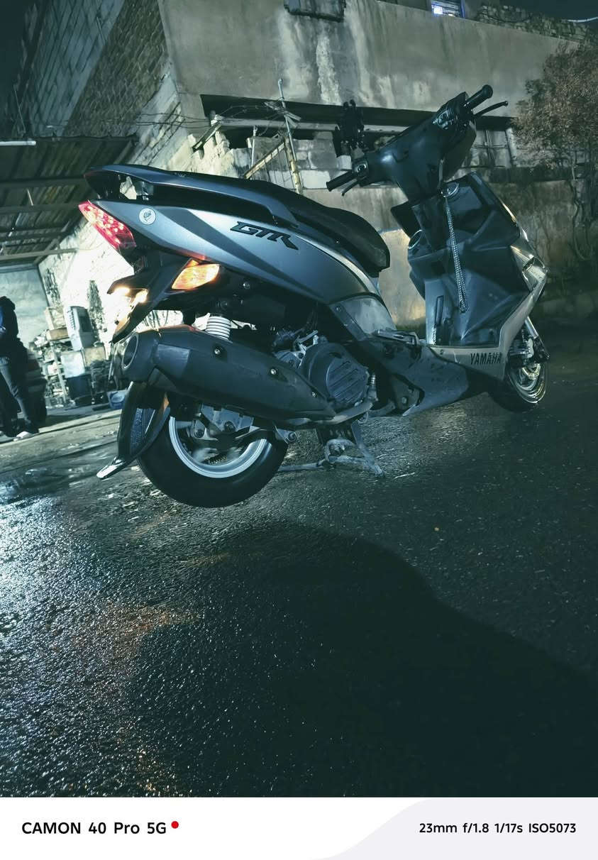 سلام عليكم جيتي آر دراجه مال رمبه مكفوله كفاله عامه دراجه خير من الله كله شقال ترايك وين متريد مكاني بغداد ابو غريب 
سعر مليون و 150 وبيه مجال حك الجيه ول دراجه بل واقع احله الدراجه مكفوله من مكينه من كلشي صار شهر نزلته من الرمبه علا أيدي 
***********
