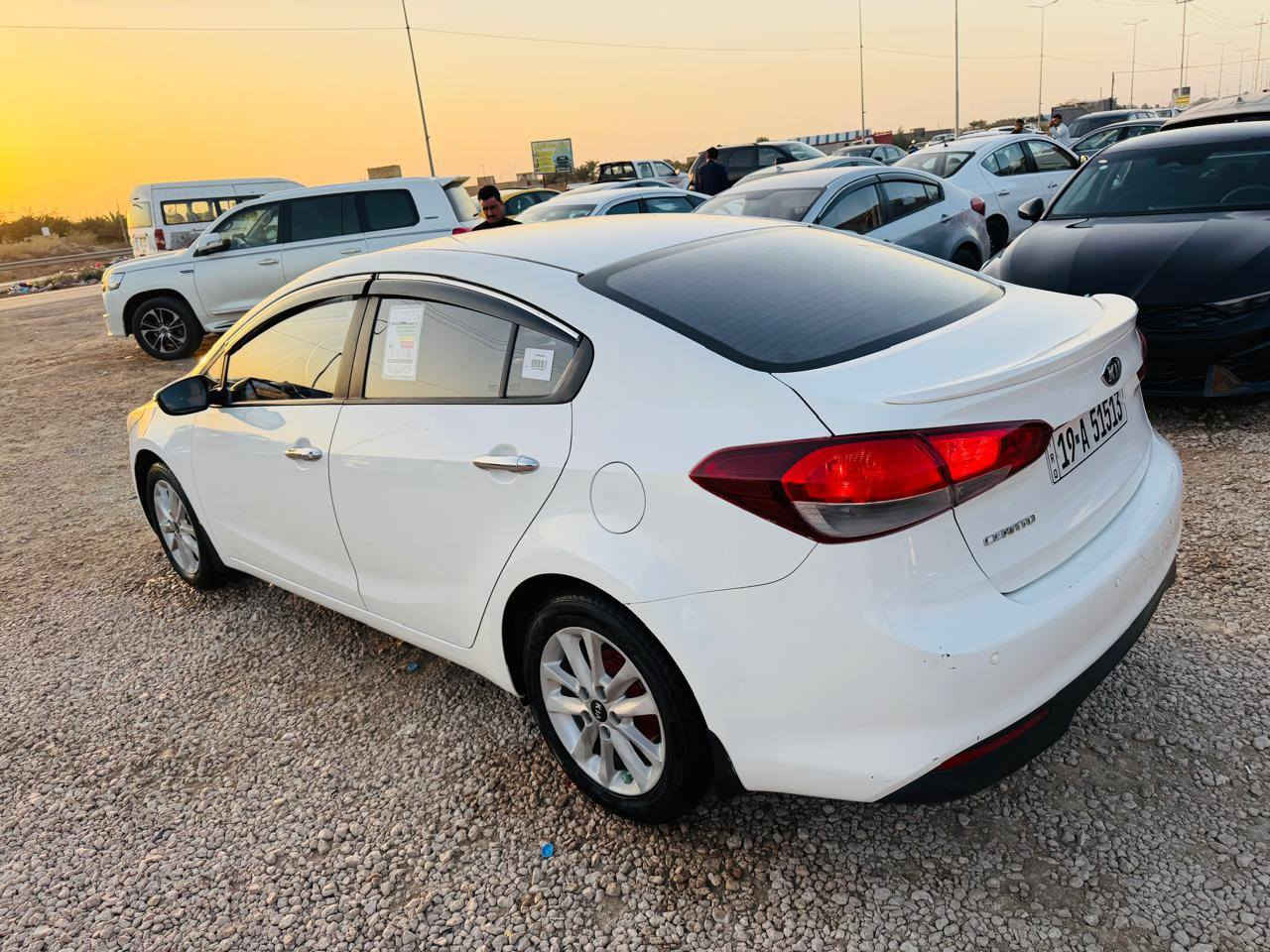 يا الله سلام عليكم رمضان مبارك عليكم سيراتو مديل 17رقم كربلاء دولي تحويل مباشر جميع ال محافضات سيارة جاهزة مجهزة ربع ما تصرف عليهة كير مكينة حدادية تبريد ثلج تخم تاير كلة علة وضغ الشركة تحكم ستيرن شاشة كامرة دوار إشارة بل مري 5ويل كب كروب باقي المواصفات معروفة السيارة بيهة صبغ بل داير مال ال جاملغ الخلفي مكدار اشبر وجاملغ المامي هم اشبر  الباقي كفالة ماشية 162 هاذة الحجي الا لكيت غيرة كروتك علية واني خادم العنوان سماوة الرميثة حي العسكري ***********) السعر 136بيهة مجال
