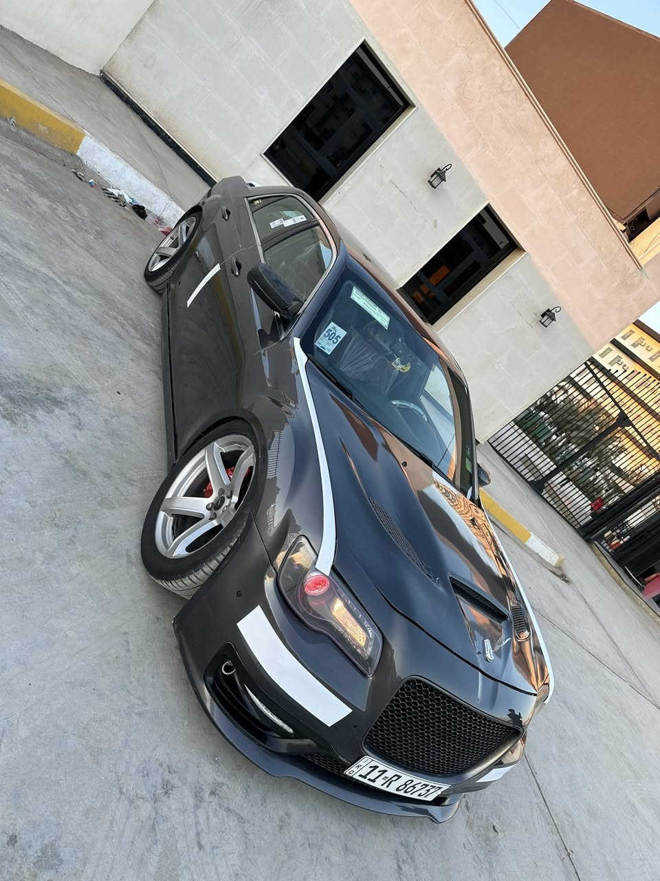 كرايسلر اوباما
موديل 2013 srt اصل 
 مكينة 6400
فول للاخير عدا البانوراما
رادار امامي جانبي
تبريد تدفئة كشنات
تدفئة ستيرن
كشنات كهرباء
تبريد تدفئة كلاصات
دوس كهرباء
ستيرن كهرباء
كشنات خزن
تبريد قطعتين

الاضافات
عليه منضومة جكات s2
اوركالات بجم وبكلايتات سستم كامل
وياله نجمه
اويل كاج كان
عليه تفريغ
دبات سود
عليه منضومة زنون نهار بومه
حلوك كورسا
حشوة محرك مال هيلكات مزود
السياره حادثه دعاميه خلفيه بدون صبغ مكفوله كفاله عامه 
السعر 158وبيه مجال بصيط 
مكاني ديالى بعقوبه تقاطع القدس 
للاستفسار ***********
