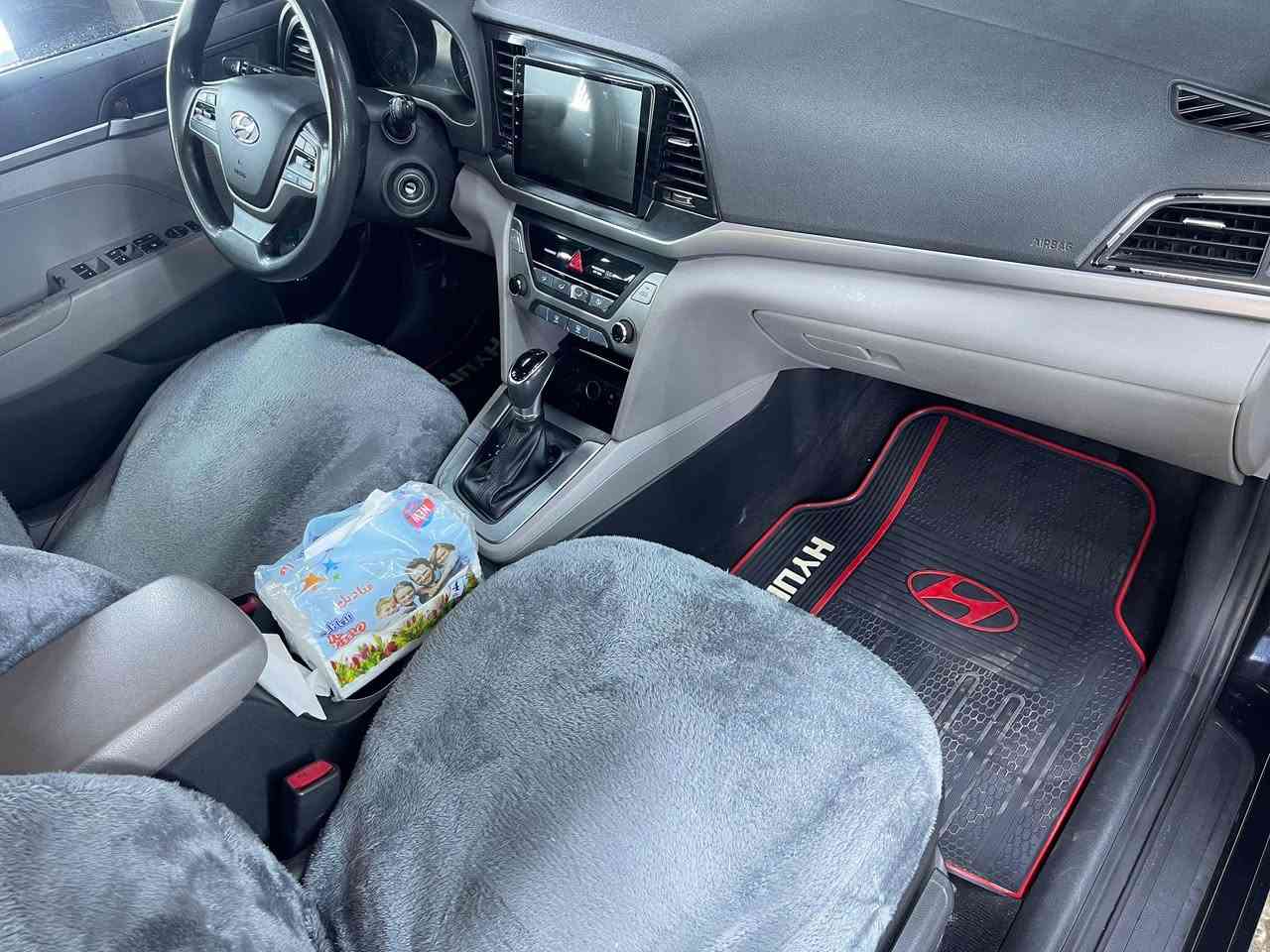 لنتره 2017 نص فول رقم جديد سنويه تواير جديد دخم جديد تبريد ثلج مجاول جديد بلكات كلو جديد السياره الضرر جلخ بس بدون دواخل شرط بابين مصبوغين بدون ايرباك وتبديل كلها كود واحد السياره بيها بل داير الوره هم شويه صبغ فقط المكان الموصل *********** كورك*********** السعر 115وبي مجال
