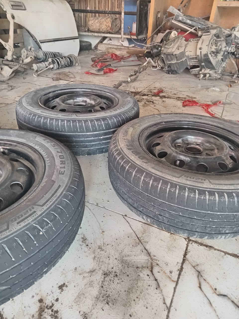 سلام عليكم تخم تاير ويل تايرات صالهن 20يوم من شادهن لا بنجر ولا ركعه ويل مصبوغ حراري لا عاواج ولاكلشي بيهن مكفولات مكاني كربلاء ***********
