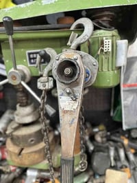 سكرو اصلي ياباني طن و نص 1.5 / السعر / ٢٠٠ الف / 07733782278