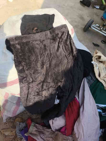 سلام عليكم 
تصفية ....تصفية ..... تصفية 
ملابس بآلة نظيفة 
١٠٠ سويتر اطفال ب ١٥ الف
٦١ بجامة شبابي ب ١٥ الف
١٣٠ قطعة ملابس اطفال متنوعة ب١٥ الف
قماصل اطفال ب ٥٠٠ دينار القطعة
كوتات بناتي ب ١٥٠٠ دينار القطعة
واتساب ***********
            ***********
يوجد توصيل مجاني داخل سوق الشيوخ فقط
@متابعين
@اشارة
