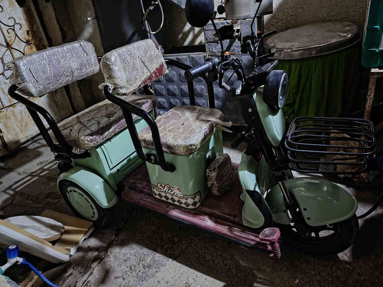 سلام عليكم دراجه ثلاثيه العجلات شحن جديده أي نقص مابيها السعر مليون مكاني رفاعي  ***********
