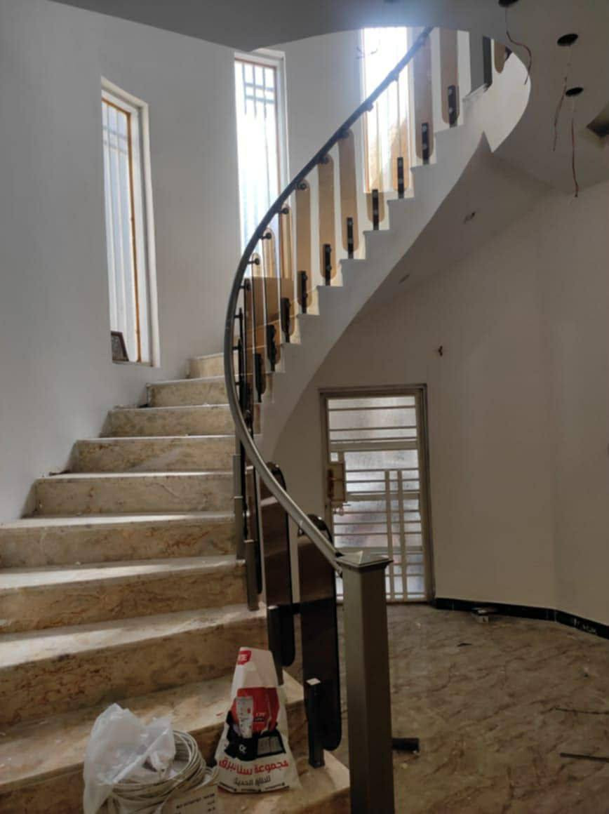 ***********دار 250متر زراعي منطقة حجي حسن على طريف السده الماجديه طابو اسهم زراعي  بيت كامل وجاهز للسكن  غرفتين صاله كبيره ومطابخ ثنين مجموعة صحيات داخل البيت وصحيات خارجيه. المنطقه معروفه تبليط كهرباء ماء ونت مجاري واناره
