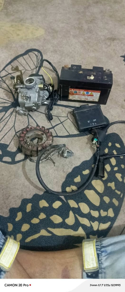 سلام عليكم شباب هذني لبيع نهايتهن 75 الف مكاني ابغداد بالمدينه الصدر عقل وباتري وملف وكابريتر ومال البلك
الله شاهد شغالات كلشي مابيهن مال دراجتي دراجتي اسمهه يوماها ثعلب سعرتهه 140 اني مااعرف كمت اجيب اشري وحط بالخير طلع الخلل بالضفيره مال الكهربايات طلعت الضفيره بيهه حرك واير طابط عل واير 
اذا تردون هذني ارجهن بالدراجه مابتي ونطيكم الجديدات كدامكم عل الفحص وعل الضمان الله شاهد اشرييت الجديدات ب 100 الف دينار 
مكاني ابغداد بالمدينه الصدر هذا رقمي ***********
