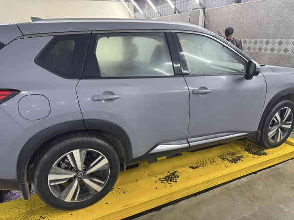 السلام عليكم 
نيسان روج موديل 2021 
فول مواصفات ( 5 بصمات تحكمات رادار امامي خلفي كشنات جلد كامرات امامي خلفي جانبي بنوراما فول مواصفات) 
رقم دهوك شرط التحويل 
السعر 240 ورقة 
للاستفسار اتصل ***********
