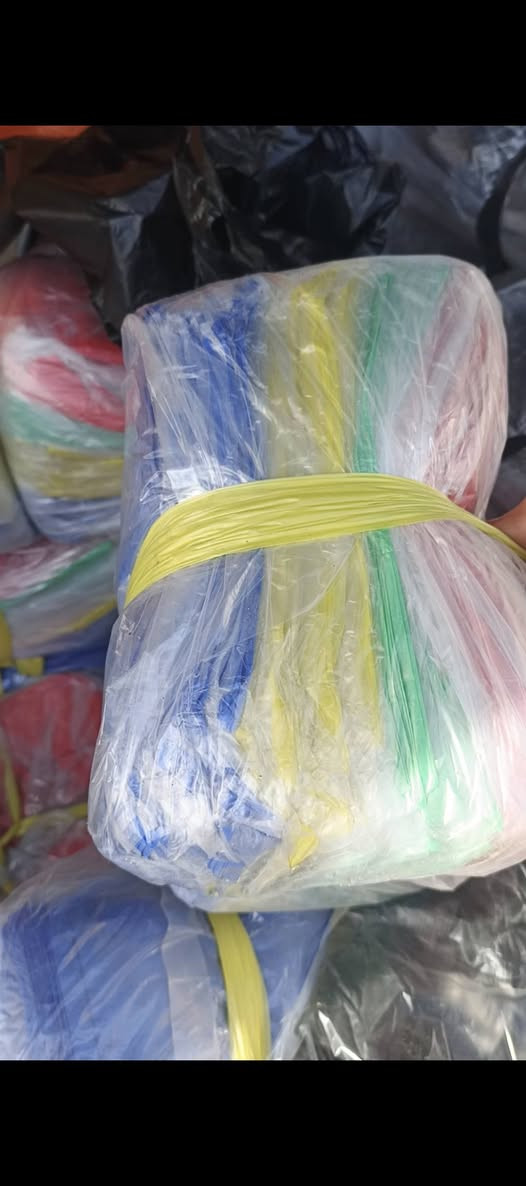 سلاو هاورێیان
بۆ خاوەن جوملەکان 
زەرفی ملەوەن و ڕەش بەنڕخێکی هەرزان و گونجاو  و کوالێتی باشە 
واتساب 
***********
