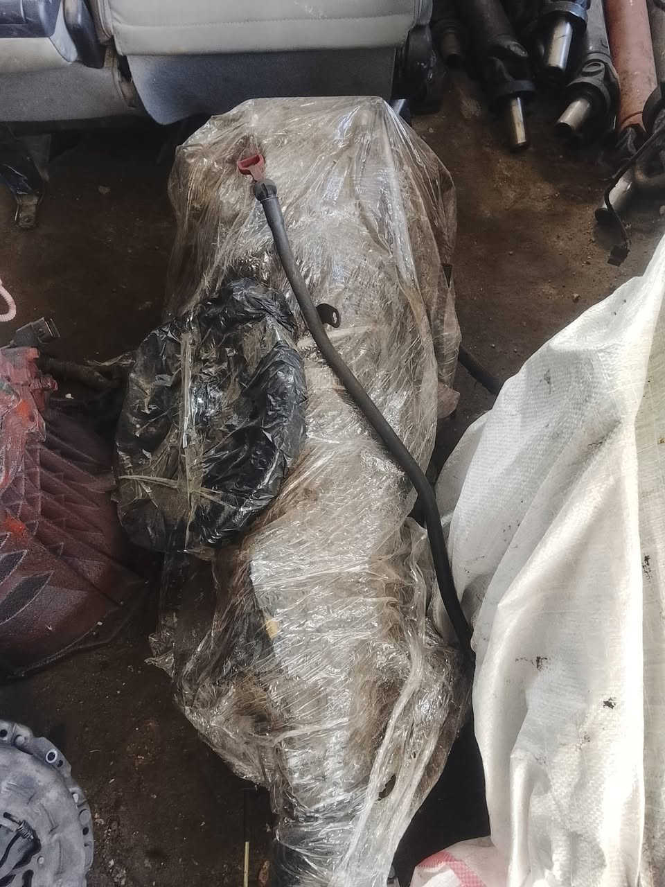 ا
السلام عليكم ورحمه الله وبركاته اخواني موجودات قطع غيار مثل ما موضح بالصور كير اوتوماتيك ابل كيس الوسطاني المسلفن موديل 2007 .كسر فلين ول ثاني هم المغلف اوتماتيك.وثنين الباقيات عادي موديل .2009_ وشوته موديل 2007 أخر قطعتين .ول بقيه موديل 2010_2012 . العنوان بابل الحمزة الغربي حي الصناعي قرب المتنزه الاستفسار اتصل على هذا الرقم.***********.
