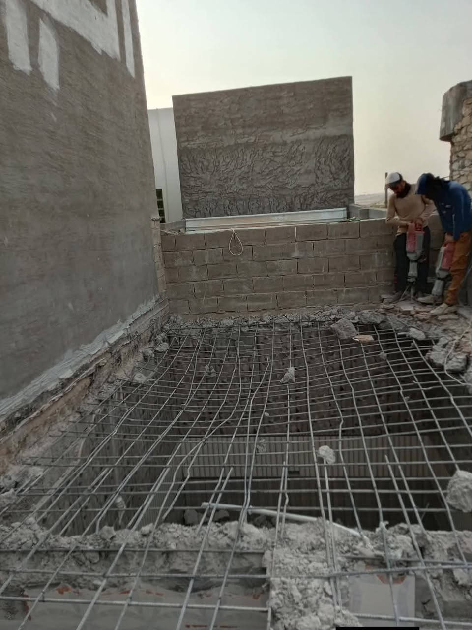 سلام عليكم  /  يوجد كادر عمل جاهز /  تصعيد مواد /  تنضيف بيوت /  تفليش /  تكشيط /  دفن نهري /  شقلنه ليل ونهار /  ومعداتنه جاهزه  ومالك دخل بكلشي تأخذ شقل جاهز مني سلمني شقل وتأخذ شقل جاهز / ماعليك بس تصال على رقم /// ***********
