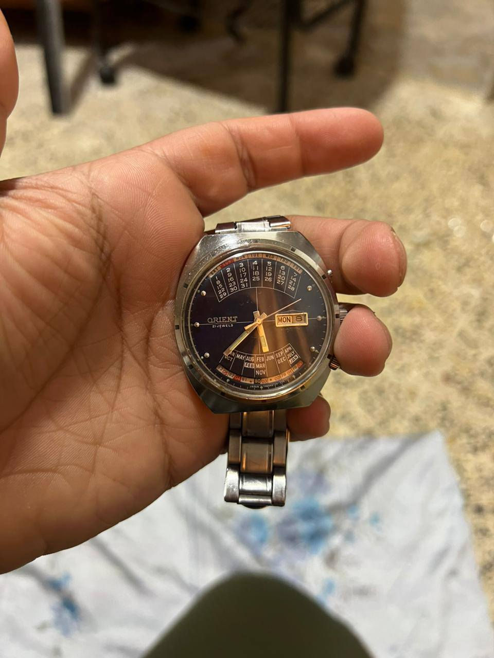 ساعات قديمه نادره للبيع انطي سعر حسب القناعه ابيع 
واتساب ***********
اتصال ***********
