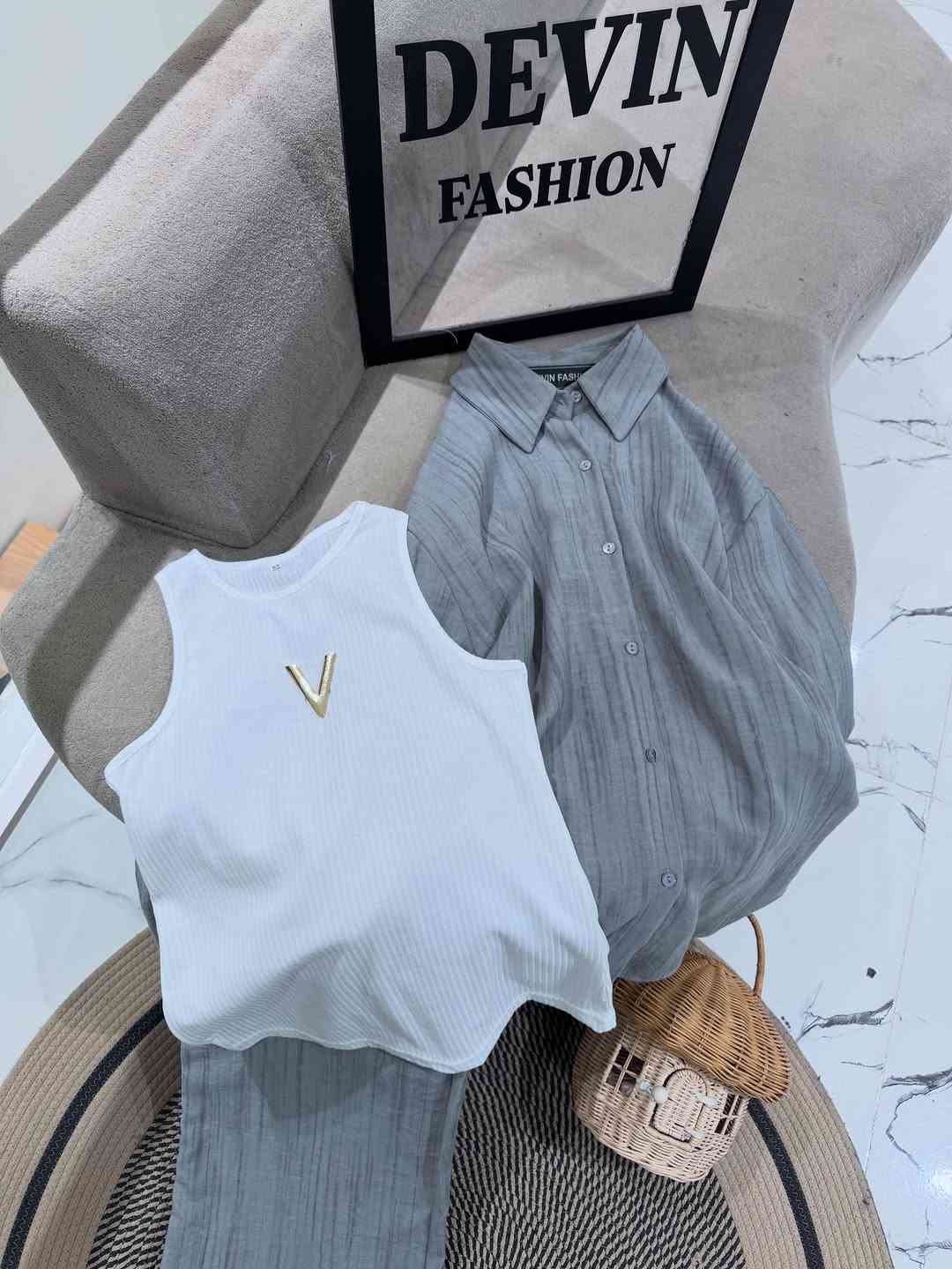 سوت للن 3 قطع كوالتي عالي جداً✨
خامه بارده 
قياسات 38-46✨
طول القميص 75cm✨
بنطرون كيلوت طول كامل 
راهي ✨
قطع محدوده✨ 
#اكسبلور_فولو #اكسبلور_explore #اكسبلورر #اكسبلور_العراق_السعوديه_الاردن_ايران_الكويت_طق_لايكات_كومنت_يلاا💙 #اكسبلور_ضيفونا


**إذا كنت صاحب هذا الإعلان وتريد حذفه لأي سبب، رجاءا أرسل رسالة إلى الدعم الفني**