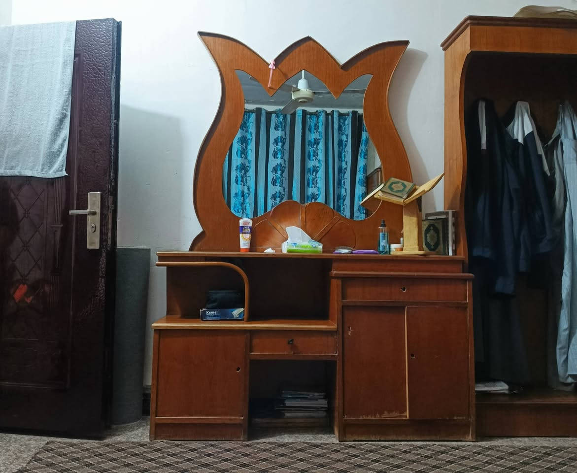 غرفة أخشاب خشب صاج أصلي مستخدمة نضيفة ٦ ابواب👍
كامل ملحقاتها 
سعرها 💵 ٥٠٠ ألف 
التواصل على هذا الحساب
أو على هذا الرقم ‏‪***********‬‏
