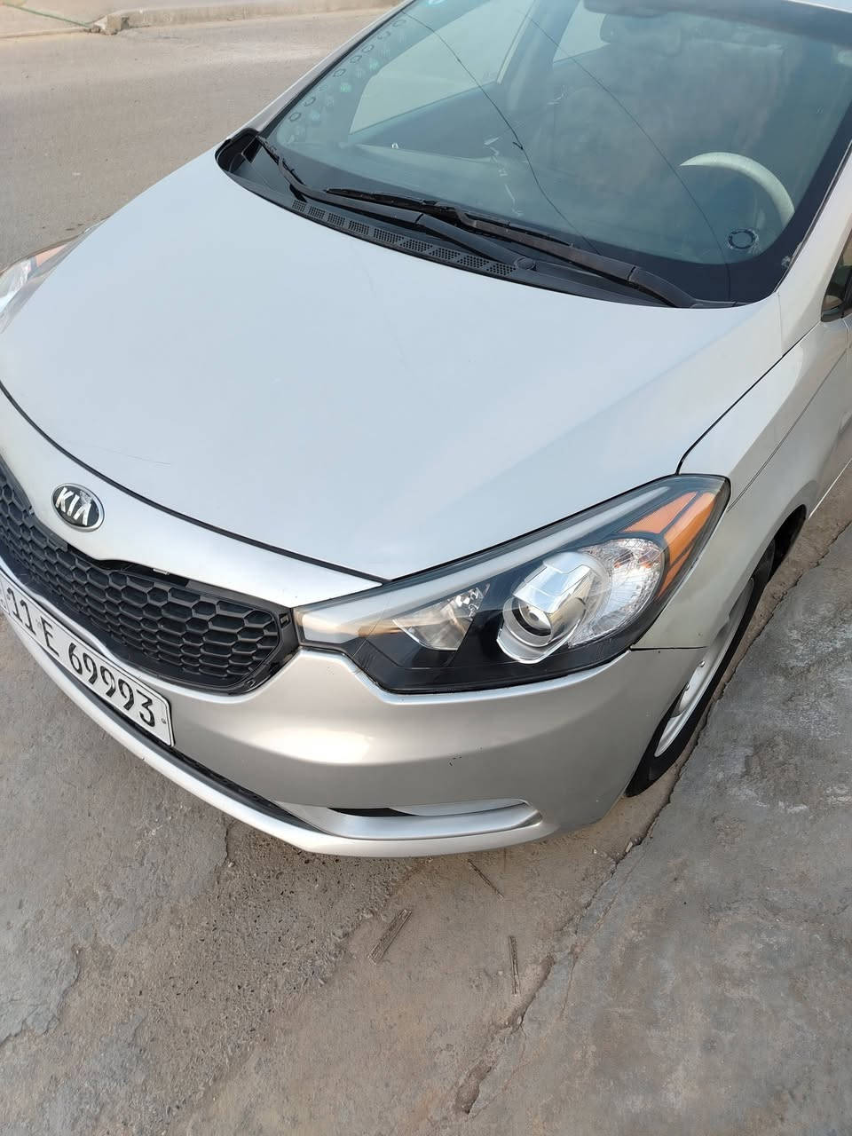 مرخص الكروب يالله السلام عليكم كيا فورتي مديل 2016 بسمي رقم انكليزي مكينه دوش 200 بيه قطقه صبغ والباقي بارد سعر 112 وبيه مجال شي بصيط السياره متعوب عليه والله *********** مكان السيارة بغداد المحمودية
