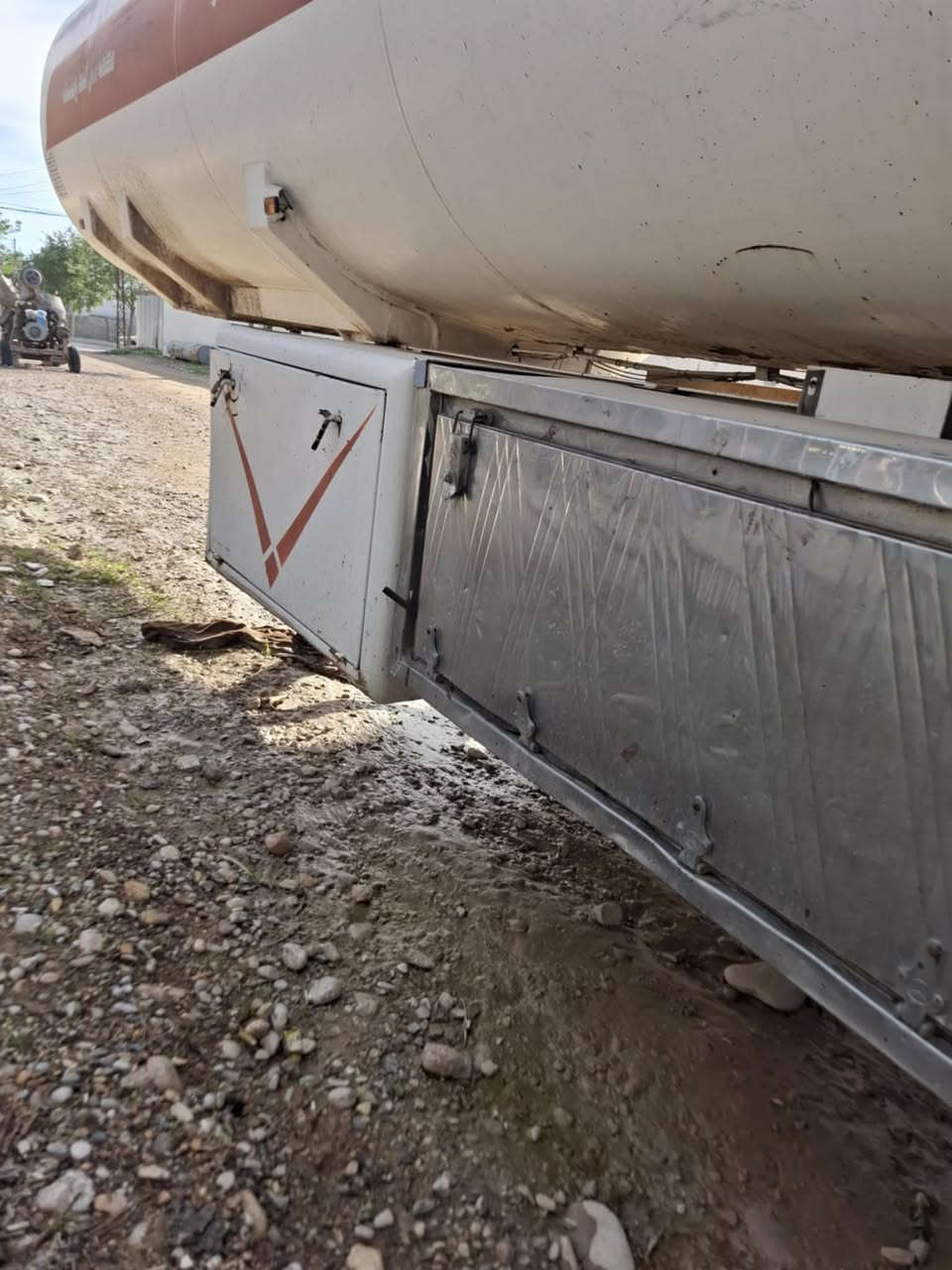 تەنکی  2018 شێوە شاکر بۆفرۆشتن دەبل تایە 
دنگیری دیپیدی لۆک تایەی تازەیە و زۆر جوانو جایزە لێچون و کونی نیە شانسی بەشەرت علوجە تەنکیەکە  لەناو ئیشایەو حازرە بۆ ئیش  سعر ٧٠$گەلاو مەحمەلە شوێن کلار
***********
