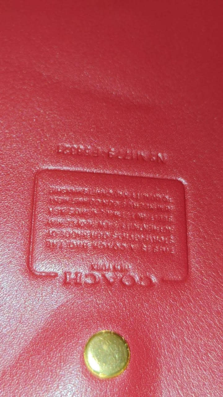 السلام عليكم جنطة نسائية الله شاهد ماعرف بيهم انطوني سعر والف عافية


**إذا كنت صاحب هذا الإعلان وتريد حذفه لأي سبب، رجاءا أرسل رسالة إلى الدعم الفني**