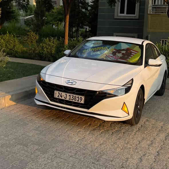 موديل السيارة ٢٠٢٣
ورد كوري موصفات خليجي 
حجم المحرك 1.6 لتر 
تعمل ببنزين عادي 
ويل كب حجم ١٦ 
داخل لونين رصاصي وكشنات عسلي 
شاشه ايباد وكاميرا 
انماط قياده عددٍ ثلاثه 
وباقي الموصفات المعروفه بوارد الكوري 
محرك اعتمادي وكير ست نمو وليس سيفيتي 
بدون حادث بدون صبغ  
الممشى ٤٦ كيلو وقابل للزياده 
السيارة معروضه بسعر ١٥٨$
الشراي يتصل 
*********** موصل
