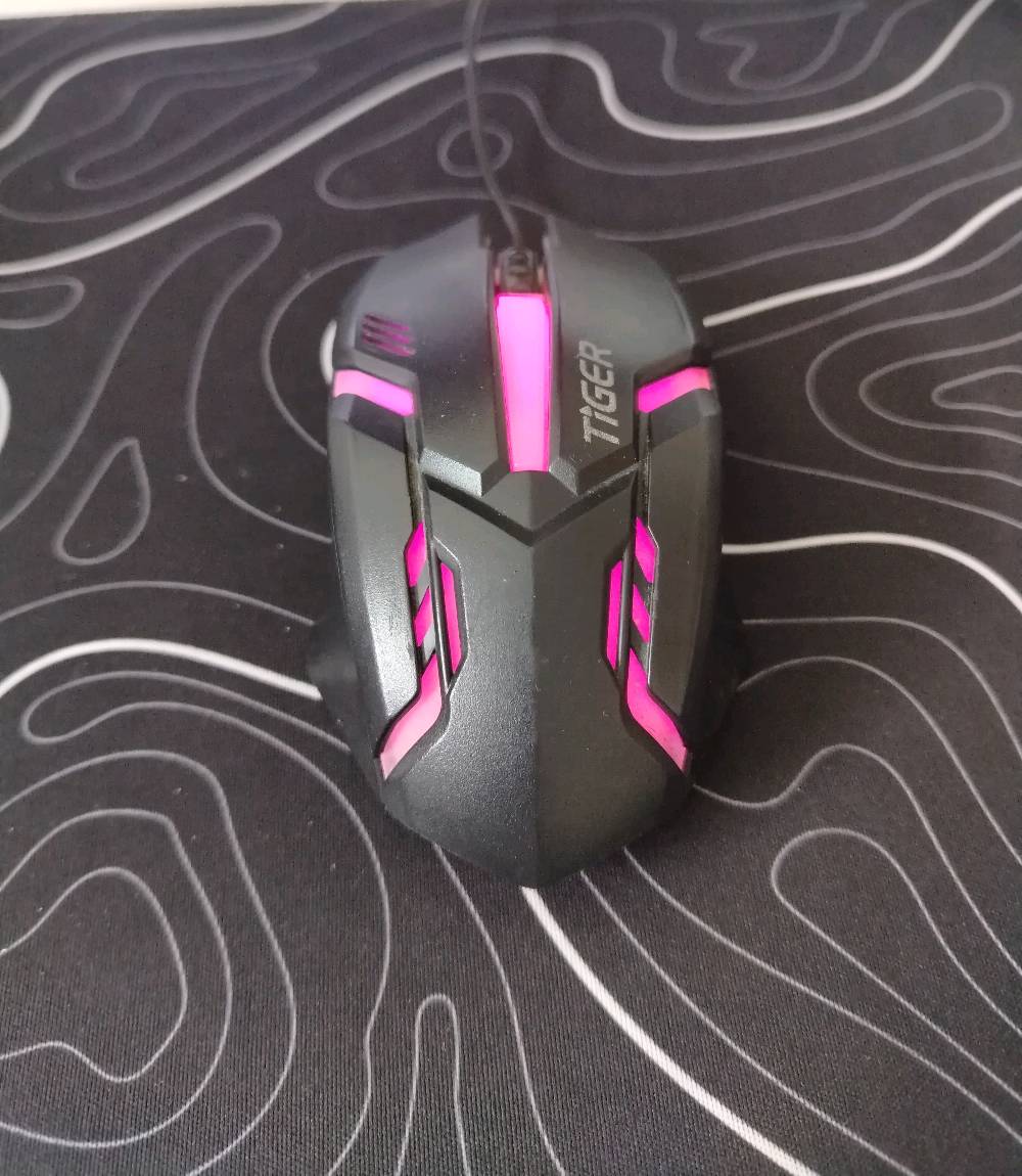 لابتوب للبيع بحالة ممتازة + ماوس RGB هدية! 🎁
فرصة رائعة للي يبحث عن جهاز عملي للدراسة، التصفح، والأعمال اليومية بسعر مناسب. المواصفات:
1.شاشة لمس (Touch) سهلة ومريحة بالاستخدام
2.معالج: Intel Pentium N4200 بسرعة 1.10GHz
3.كرت شاشة: Intel HD Graphics 505
4.ذاكرة: 8GB RAM
4.تخزين: 59GB SSD (سريع بالتشغيل وفتح البرامج) 
مناسب لـ: الدراسة، الأوفيس، تصفح الإنترنت، مشاهدة الأفلام، والاستخدام اليومي. 
الحالة: نظيف جداً ويعمل بدون أي مشاكل
🎁 هدية خاصة: ماوس RGB إضاءة جميلة مع اللابتوب
العنوان بغداد عمارات زيونه 