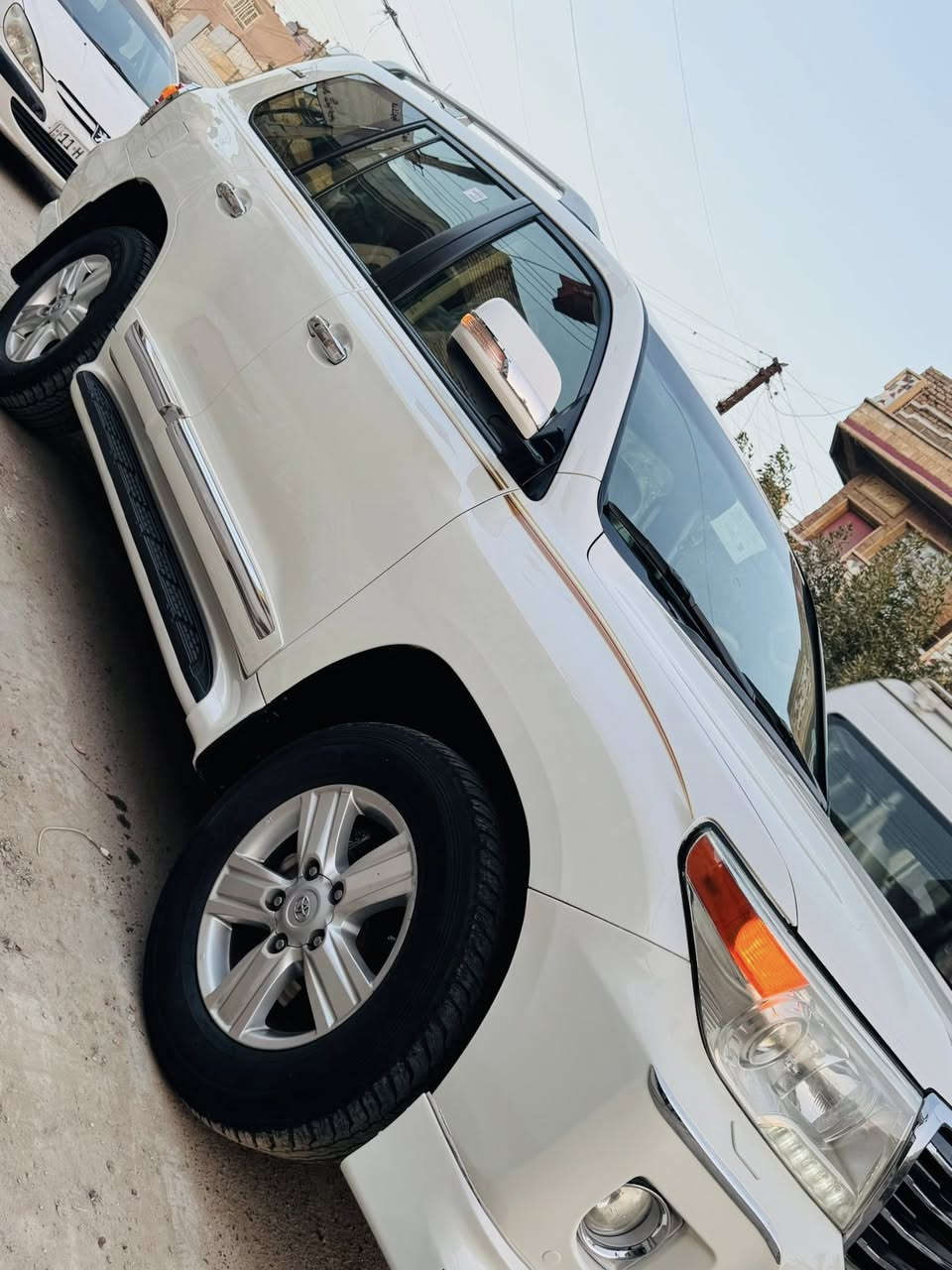 السلام عليكم للبيع لاندكروز ٨ سلندر ٢٠١٥ (٤٦٠٠) مكفولة من الصبغ والفتح والبارد

تخم تاير دنلوب ياباني جديد

رقم بغداد جديد وسنوية جديدة بأسمنة

ماشية ١٤٠ 

كير ومكينة وكلشي مكفول بيهة

ثلاجة

الشريط مكفول شادة بالجديد 

تحكم ستيرن

٨ ايرباك

بصمات ودخول ذكي

لايت زينون

حساسات 

كاميرا وشاشة 

سعرهة ٤١٥ وعنوانهة بغداد البياع حي الاعلام 
***********
