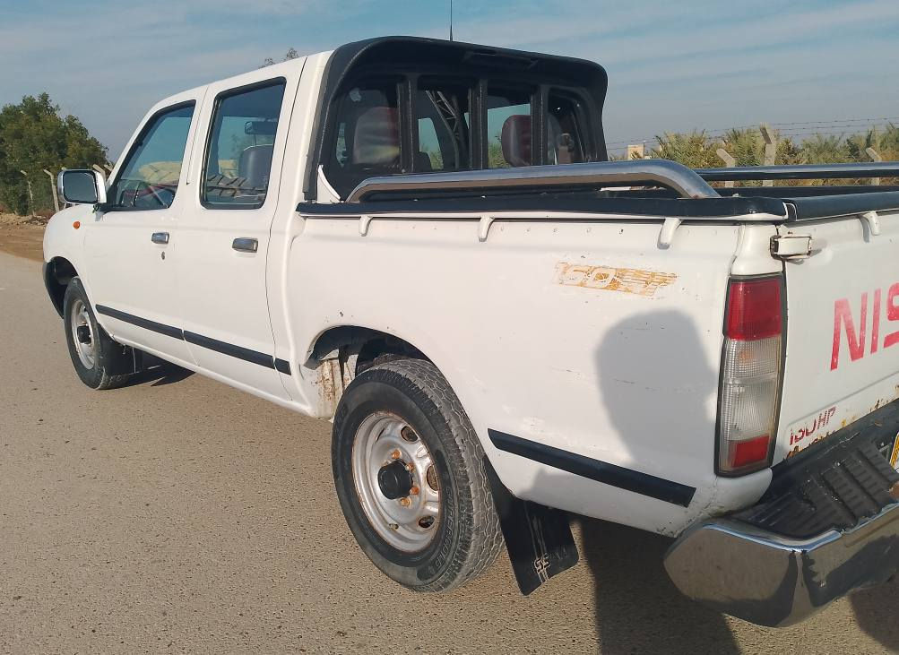 نيسان للبيع 2014فول صبغه بدوسه ع طول الباب الركاب من جيهة السايق مكفوله كفاله عامه مكينه ع وضع شريكه تبريدشغال كهربائيات جاهزه مكفوله سياره شرط الفحص رقم مثنى مشروع وطني مكان الناصريه ع الحولي الجديد السعر١٢٥مكلف بنشر الأستفسار ع رقم ***********
