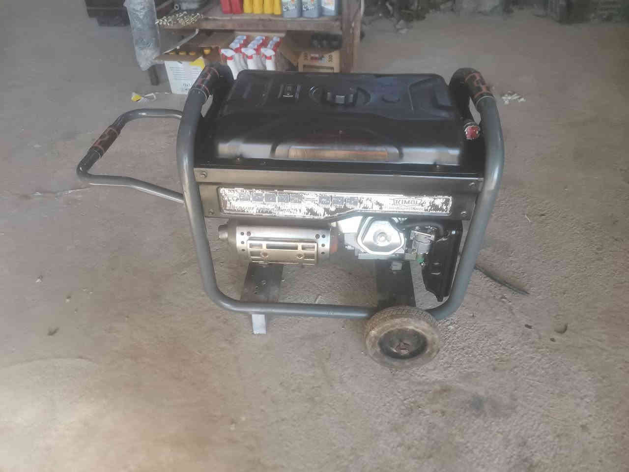 السلام عليكم مولد 25 انبير شغال شرط الفحص وتحميل مولد مستعمل ايام قليله وشغاله سلف وحبل الشراي يتصل رقم الهاتف *********** العنوان ديالى قرية الأسود الشارع العام معرض احمد الكرخي
