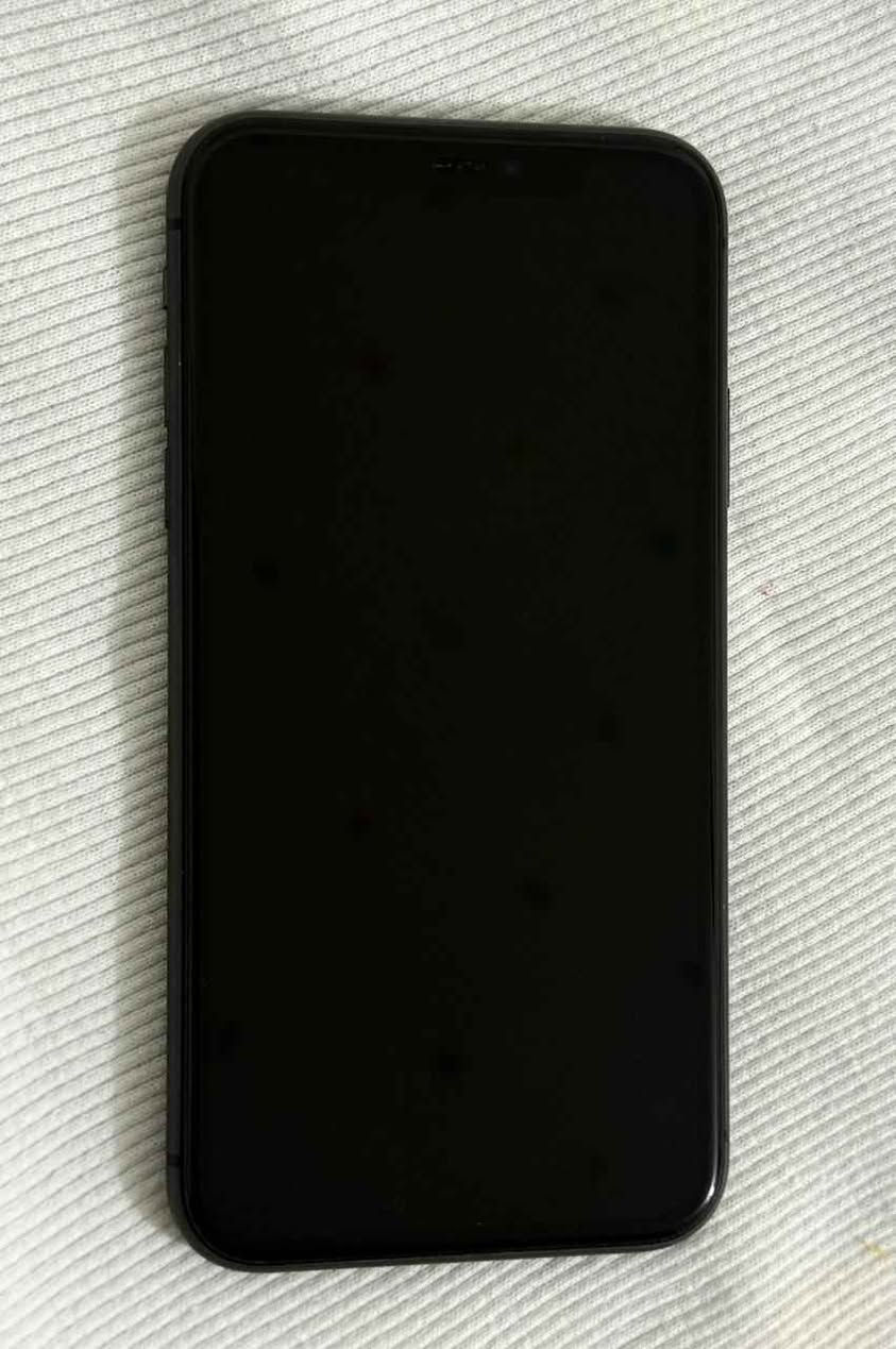 11 عادي 
لون اسود
ذاكرة  128
بطارية 81
ومابدل اي شي
كامل مع الكرتون النجف, العراق


**إذا كنت صاحب هذا الإعلان وتريد حذفه لأي سبب، رجاءا أرسل رسالة إلى الدعم الفني**