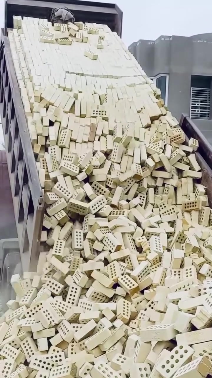 طابوكتنه وبس. خالي🧿 لا تدور، ولا تتعب.... ونكولها بكل فخر اتحدى واحد يعلق يكول غشيتونه... العدد كامل وزايد طبعا اهم شي العدد....؟؟    الطابوكه حلوه ونضيفه وبياض يخبل الاسعار كله جوه السوگ... وتدللون اتصلووا واحنه بالخدمه 😘   *********** 🌹***********🪬
 حياكم 🌿🌿❣️❣️❣️
