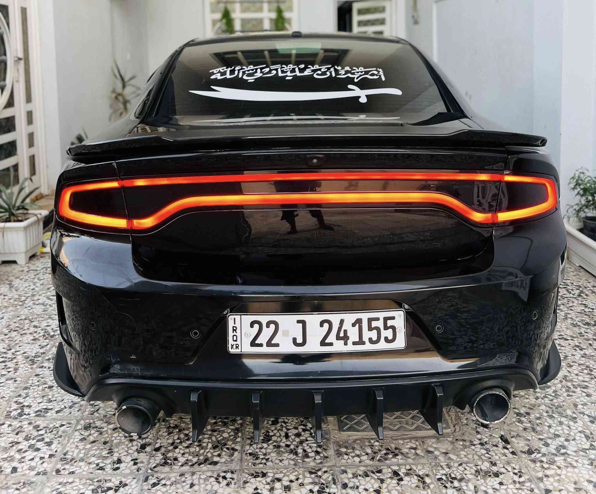 جارجر موديل 2015  بيه دور الجاملغ الخلفي بدون ايرباك  سياره جديده ابمعنى الكلمه مكينه 6 سلندر سياره SXT مكينه كير حداديه كله كفاله السعر 182 وبيه مجال قليل الرقم ***********
