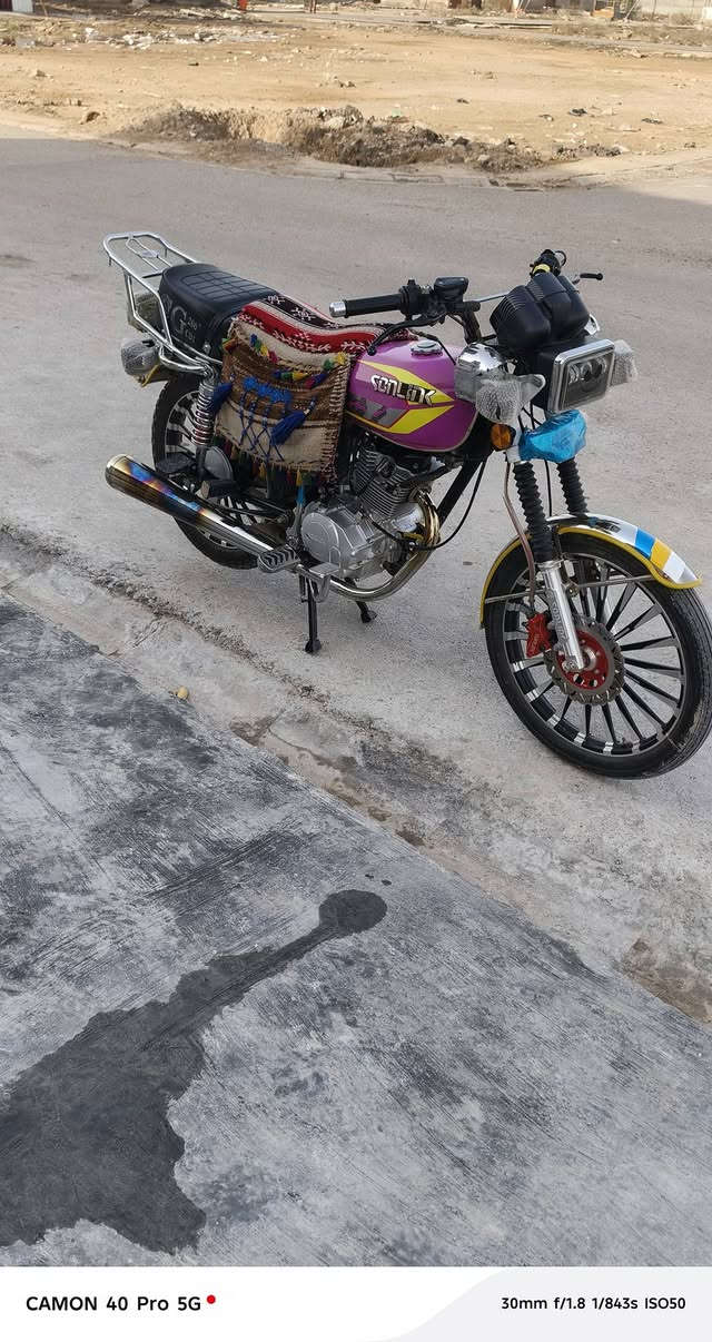 سلام عليكم دراجه سيفان مديل 25 مكينه 200 لدراجه حلوه وبعده جديده مكاني خالص هبهب السعر 740 وبيه مجال ***********
