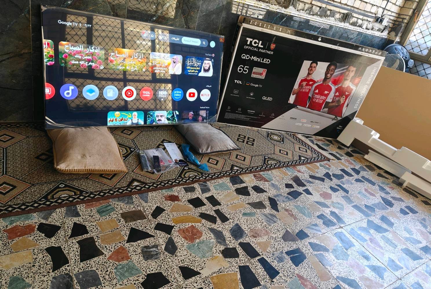 شاشة tcl c6k منلد حجم 65 اخت الجديدة بعدها بلاصق الشركة استخدام جدا قليل مع كافة ملحقاته للبيع السعر 900 الف مجال جدا بسيط عنواني بغداد اي استفسار عالرقم ***********