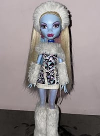 مونستر هاي • آبي بومينابل • اصدار 2011