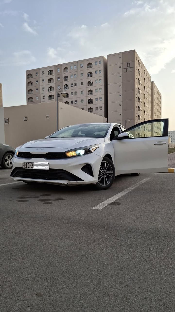 اسلام عليكم
فورتي KIA 
1- موديل 2023
2- وارد امريكي
3-المواصفات / نص فول -تحكمات استيرن -رادار امامي شاشه 
4-الضرر تبديل بابين الباقي ليبل واحد السياره
5- سعر السياره =145$
6- السياره ماشيه 53 ميل
***********
