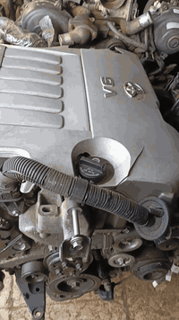 السلام عليكم
محركات افلون كامري v6 شرط العمل والضمان 
النظافة فول
وتساب***********
