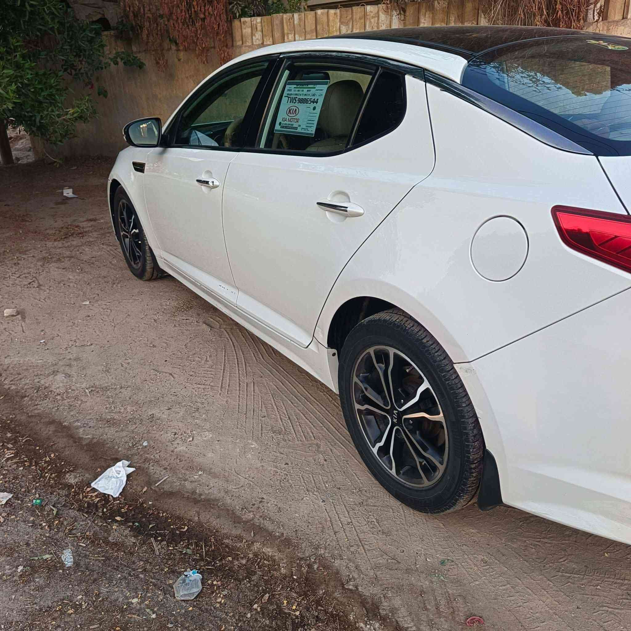 كيا اوبتيما 2013 خليجي
فول مواصفات 
ماشيه 143 الف
مكينه 2400 دوش 
بانوراما طكتين 
مكينه وكير كفاله
كشن كهرباء ذاكره 
مري شفط 
تحكم بالمري 
فول تحكم ستيرن 
حساسات وكامرا خلفيه 
ترحيب اناره 
شفتات بالستيرن 
ويل كب كروم 
كامرا بالمرايه
دبل اكزوز
تبريد قطعتين 
ويل كب كروم 
السياره نضيفه وباسمي مباشر سنويه جديده وصار شهرين خلصت الهزه مالتها 
السعر 128 وبيها مجال بسيط 
مكان السياره بابل/ الاسكندريه/ الحصوه 
بيها قطعتين بدون دواخل
السياره احلا من الصور
رقمي ***********
بنيد وجاملغ خلفي عكس السايق
