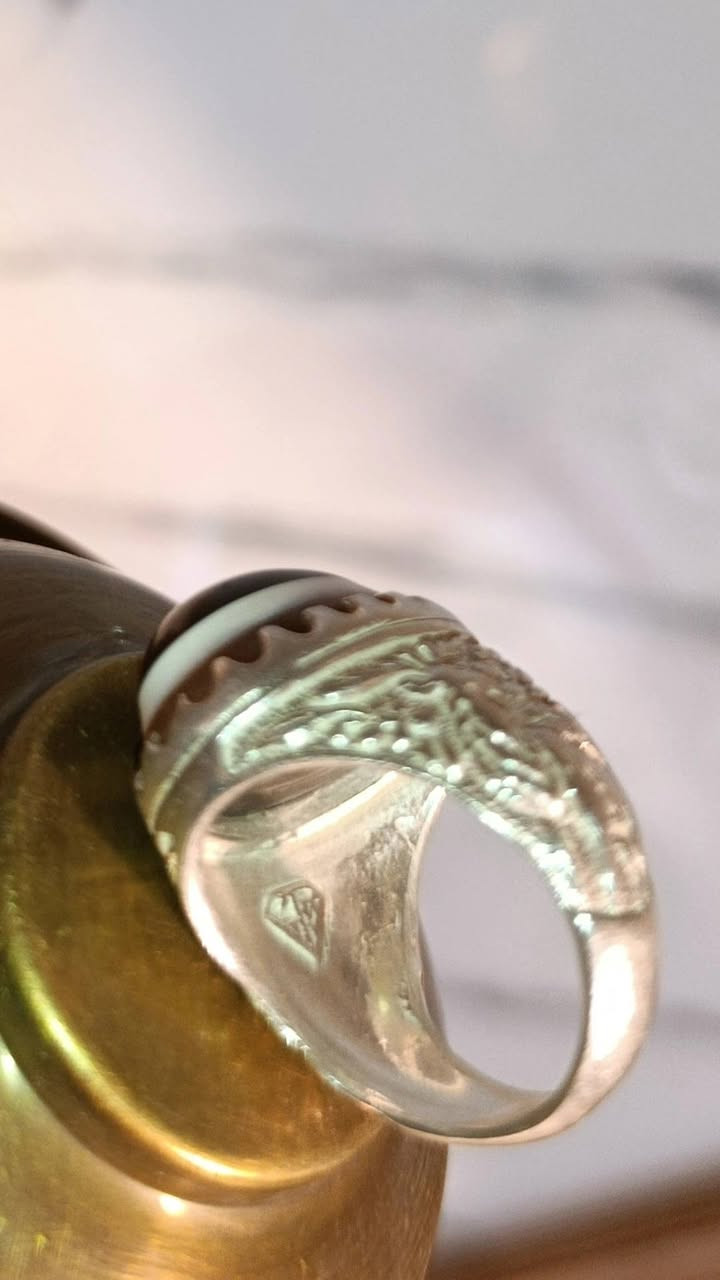خاتم فضه مختوم
الحجر جزع يماني قديم جدا
سعره مع التوصيل ١٣٥ قفل
يوجد خدمة توصيل


**إذا كنت صاحب هذا الإعلان وتريد حذفه لأي سبب، رجاءا أرسل رسالة إلى الدعم الفني**