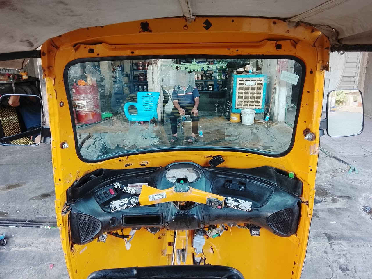 السلام عليكم للبيع تيك توك بياجو 2019 تيك توك مقفوله كفاله عامه من كل شيء اوراق كامله اصليه سعر البيع 1,400,000 مكانه بغداد الحبيبه الاستفسار على هذا الرقم***********
