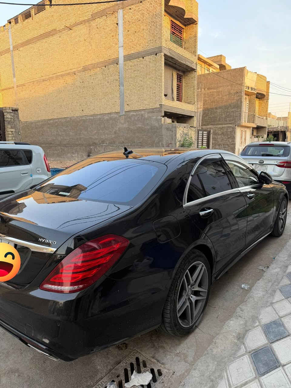 مرسيدس s400 موديل 2015 وارد يابان هايبرد
فول خمس فصوص رقم بغداد 
داتا شو 
بانوراما قطعتين 
عطر تبريد بلادي 
كشنات جلد تدفئه وتبريد 
جكات رفع السياره
كامرات 360 
مثبت سرعه 
رادار تعديل السياره عند الانحراف 
توقف ذاتي 
نقطه عمياء بلمري الجانبيه
جنطه كهرباء 
بيبان شفط 
شاشه اعطال 
مسجل 8 اقراص مع امكانيه تشغيل DVD صوت وصوره بلادي
وبعد هواي مواصفات الs المعروفه 
صبغ جاملغ خلفي اثر شخط بليابان الصبغ شغل درجه اولى 
مكان بغداد الغدير سعر 370$ او مراوس مع سياره عالية 7 راكب حسب القناعه
***********
