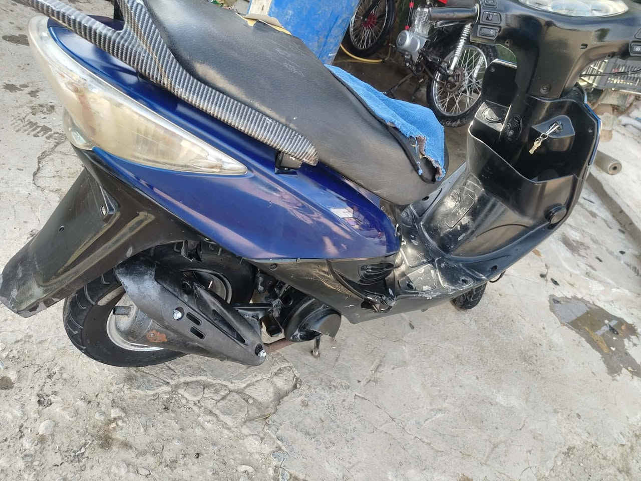 دراجه للبيع جاهزه مابيه اي نقص كهربائيات شغاله محرك مفتوح شغل مضبوط السعر 350مجال قليل المكان قضاء النصر


**إذا كنت صاحب هذا الإعلان وتريد حذفه لأي سبب، رجاءا أرسل رسالة إلى الدعم الفني**
