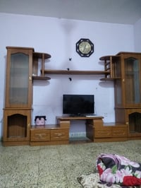 معرض للبيع بسعر 100الف العنوان شارع مجاور كلية الفنون موبايل 078103916...