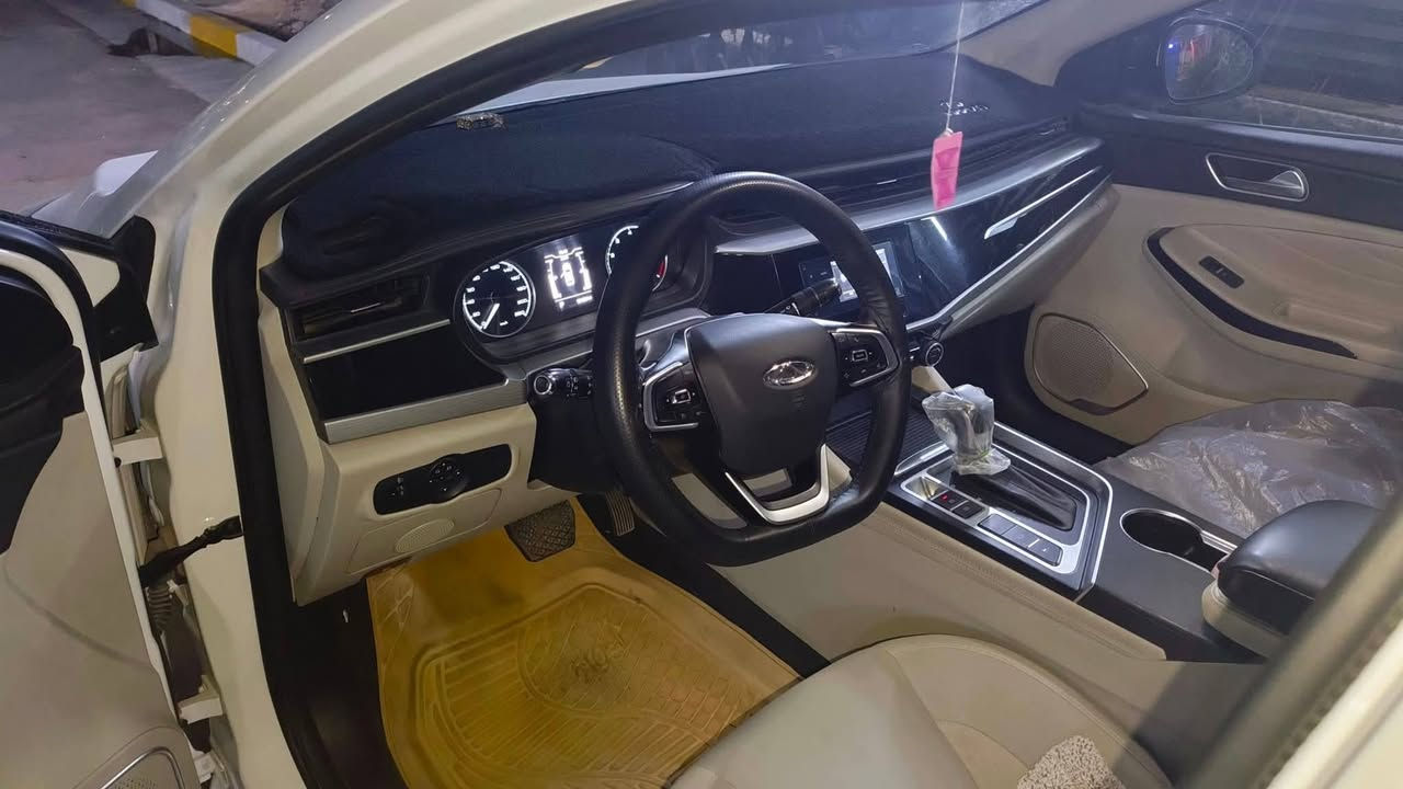 سلام عليكم عندي شيري اريزو 5 موديل 25 رقم بغداد جديد ماشيه 28 اريد بيع او مراوس ***********
