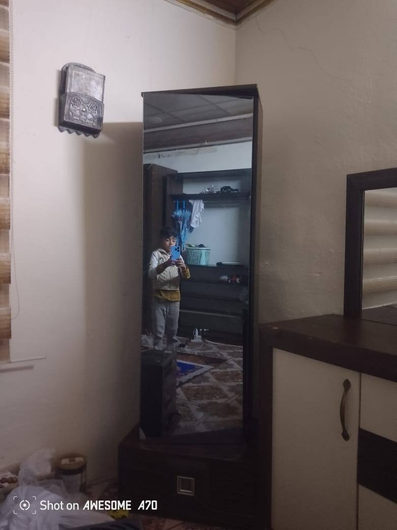 السلام عليكم غرفه نوم تركي النظافه 90% السعر 400 وبيها مجال بسيط العنوان قريه ازهلينه ***********
