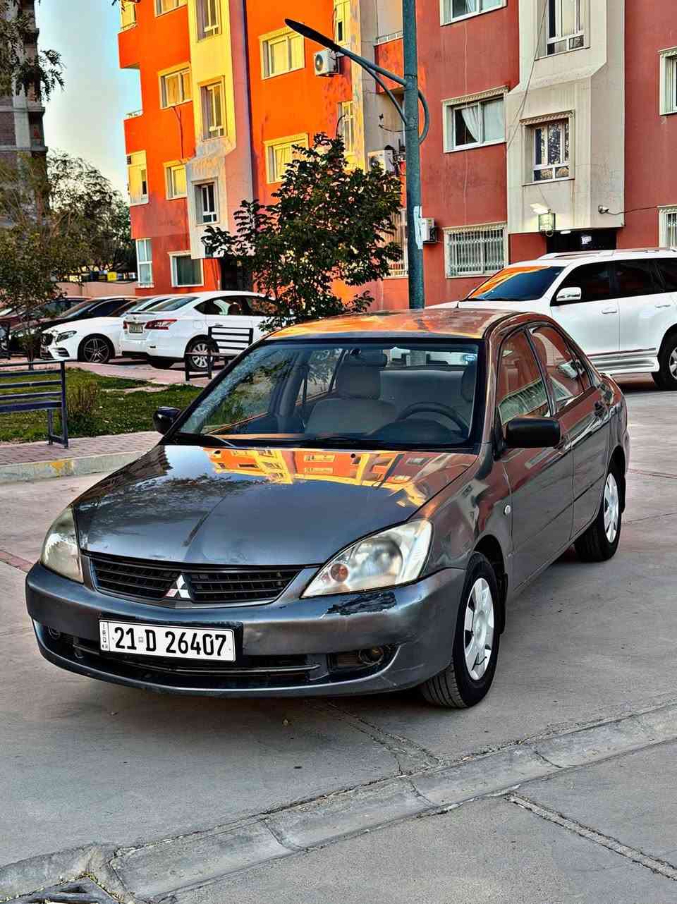 مستربوشي لانسه ر موديل 2010 گير ئوتوماتيك مكينه 13
4قوطعه سبوغ بس جماليه بدون دواخل بدون ارباگ
رقم سنويه جديد 2031 جديد بسمي
شرط تحويل وكاله 
گير محرك تبريد صدر شرط
سياره مال بيت 
مكان قصاء كلار ***********
