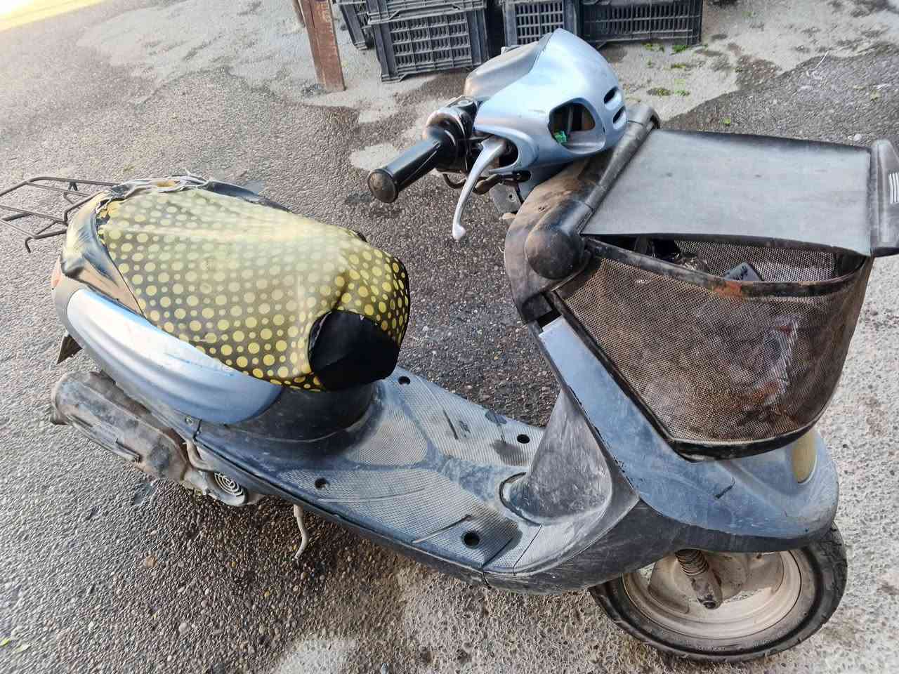 (مكلف بالنشر )دراجه منغولي ام سله لون رصاصي  محرك نظيف ومعدل
سعر اتصل على الرقم ‏‪***********‬‏
