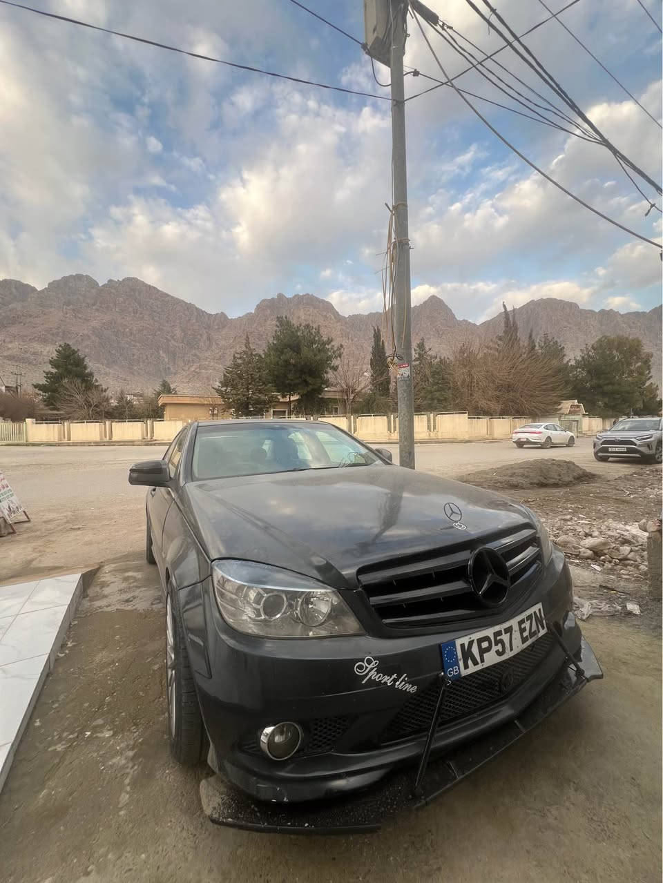 بەناوی خوای گەورە مارسیدز سی ٢٠٠ پێ ئەڵێن مۆدێلی ٢٠٠٨ فول مواسەفاتە تەنها سڵاید نیە سەیارەکە ساغە بڕاوە و موس نیە ساغە ئینجا کامل جوانکاری بۆ کراوە بە AMG زۆر بەقوەتە وە زۆر کەم بەنزین ئەخوات چونکە تەنها ٤ بستۆنی تاک تۆربۆیە بەقەدەر ماتۆڕێ ئەخوات هههههه سەیارەکە سوکانی خۆمان نیە نامە نەنێریت دوایی بڵێی نەم زانی گێڕ عادیە سیباقی دۆڕاوی نیە هەتابڵێی بێ مەسرەفە و بێ سەر ئێ شەن گۆڕینەوەش تەنها بە مەلیکە ئەکەم بڕاوە بێت دەعمیشی هەبێ کێشە نابێت چاومانن رانية, السليمانية


**إذا كنت صاحب هذا الإعلان وتريد حذفه لأي سبب، رجاءا أرسل رسالة إلى الدعم الفني**