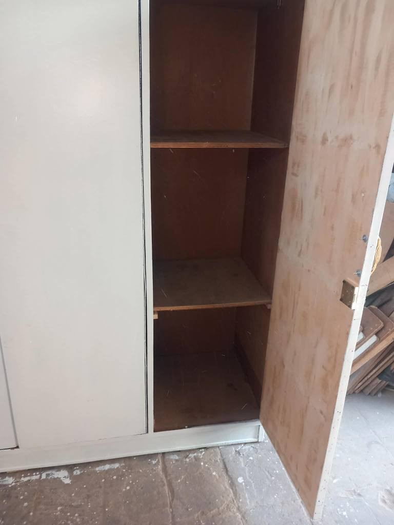 كنتور ٣ باب ابيض مستعمل السعر ١٩٠ وبي مجال العنوان بغداد الكرخ تقاطع درويش البياع شارع البداله الانتصارسوق اميمه فرع مجمع الرازي ع اليمنه منتصف شارع ع اليسرى خلف مي اور
***********
*********** بغداد, العراق
