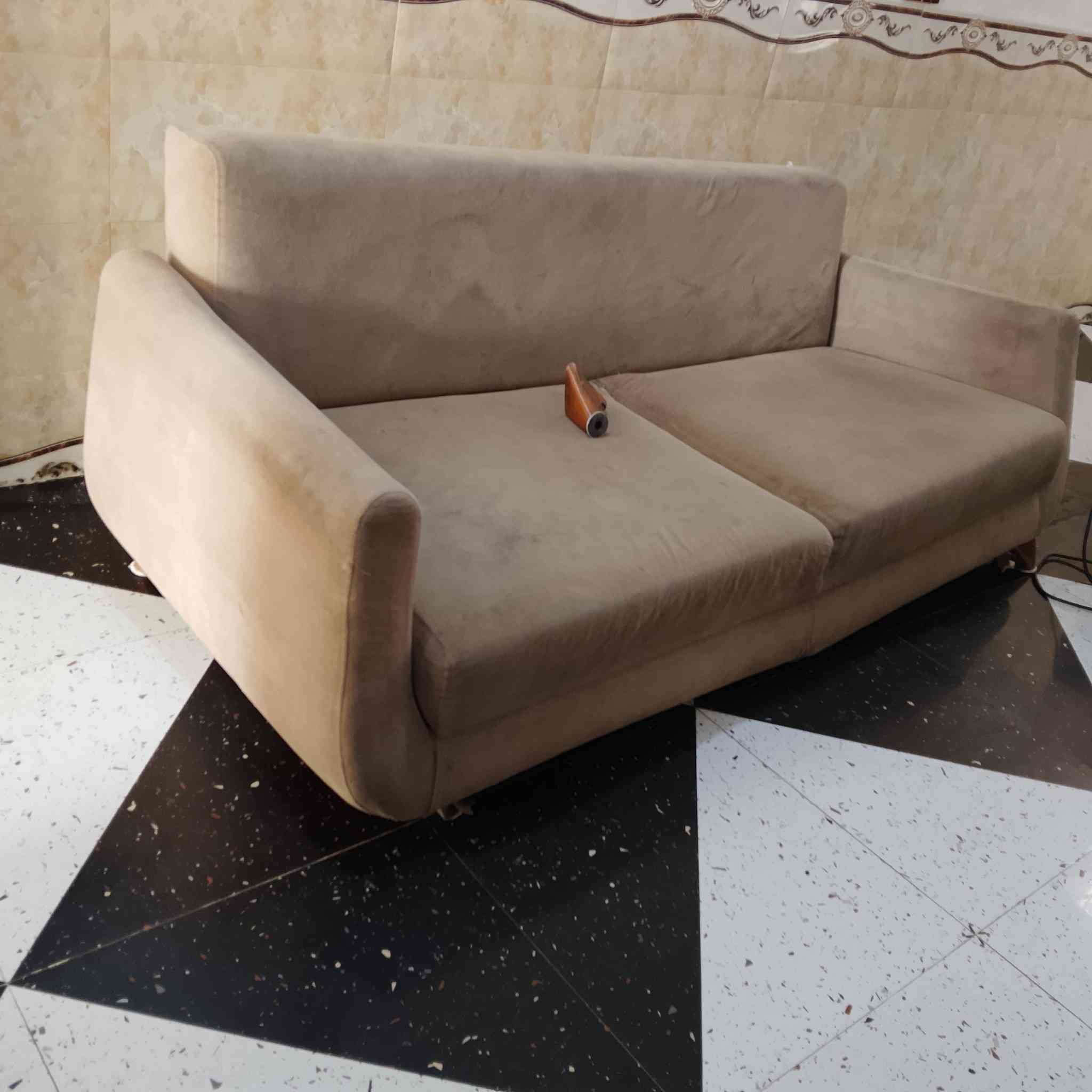 للبيع تخم سريري عدد 2 السعر 200 وبي مجال للتواصل ***********
