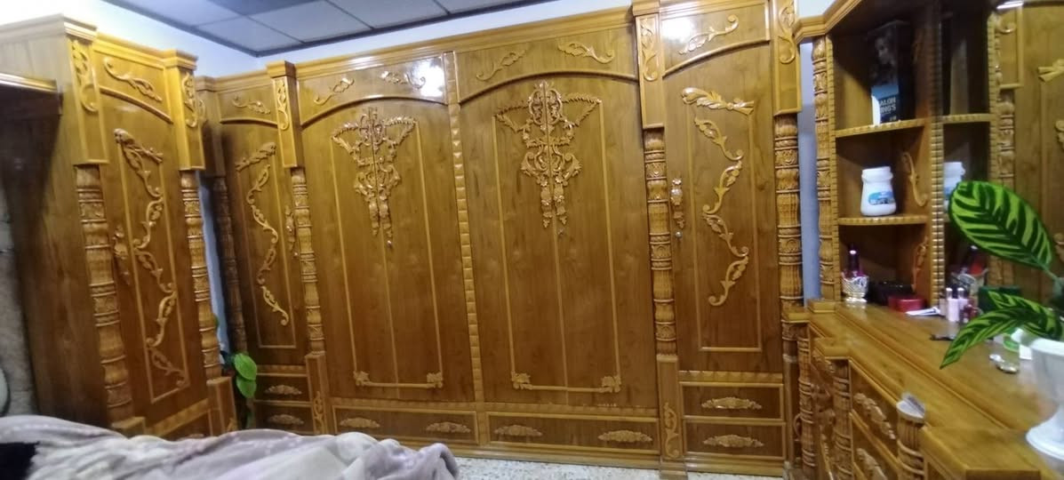 سلام عليكم غرفه لل بيع داخل خارج صاج اصلي السعر مليون و800 وبيها مجال المكان الموصل   أيسر للاستفسار الاتصال على الرقم ***********
