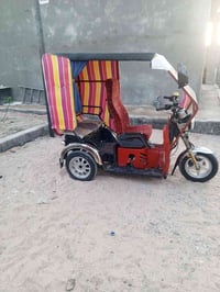 للبيع السعر 600وبيها مجال محرك ستوته كلها شغاله  07712178736