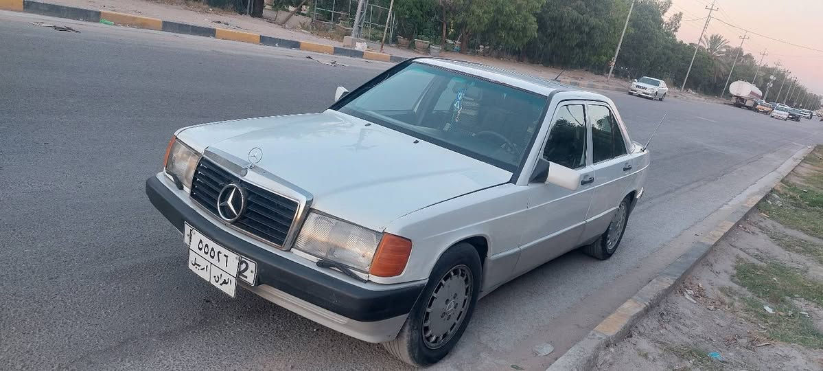 مستعجل علبيع مارسدس 190 دب طيارين جاهزه شرط تحويل او وكاله سياره  محرك  بلادي 4 سلندر  كير اوتو سياره جاهزه من كلشي تخم تاير وحداديه شرط وكهربائيات شغاله وترايك وين ميعجبك السعر42ورقه وبيها مجال سياره مال جناي الشراي يتصل واني بلخدمه ***********
